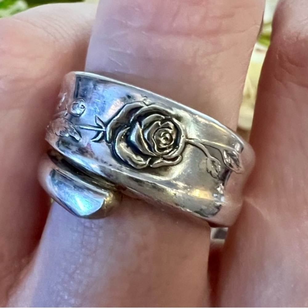 Vintage Silver Wrap Ring with Rose Embossed design. Morning Rose about 7-7.25 - Picture 13 of 17